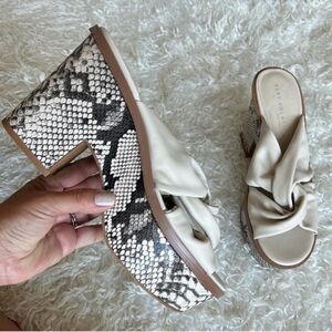 Very Volatile Snake Print Chunky Platform Heel Sandals/Slides Sz 9.5 Beige Gray